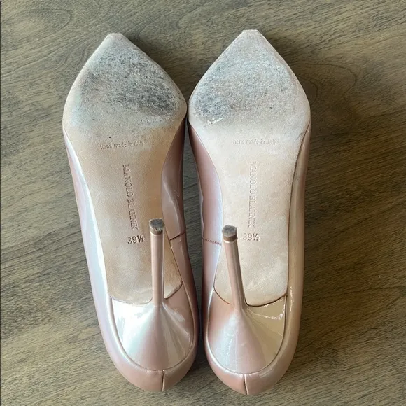 Manolo Blahnik Tan Stiletto Heels