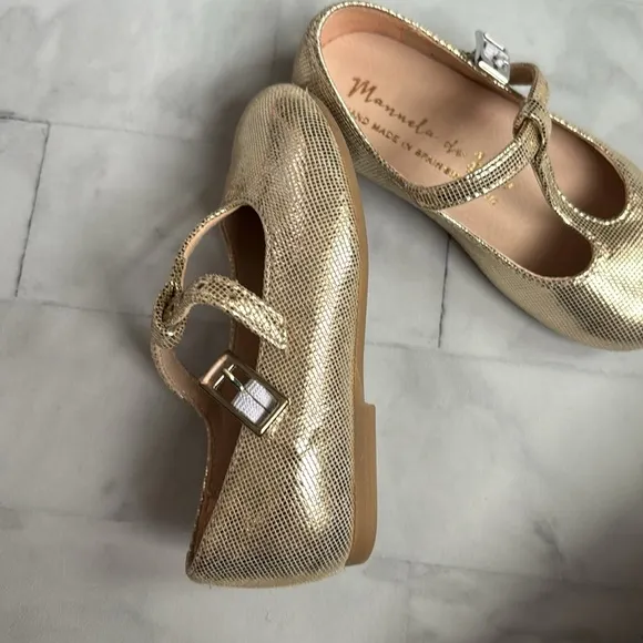 Manuela de Juan Little Girl’s Gold T-Strap Mary Janes