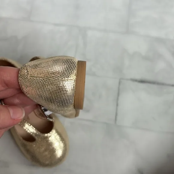 Manuela de Juan Little Girl’s Gold T-Strap Mary Janes