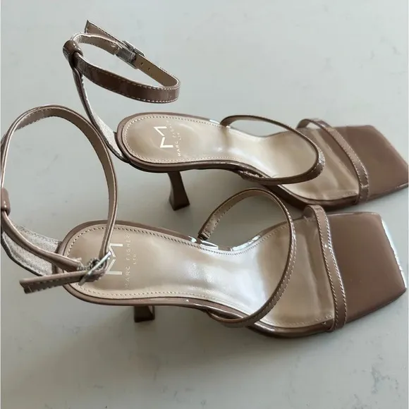 Marc Fisher Dalida Leather Buckle Strappy Sandals Size: 7.5