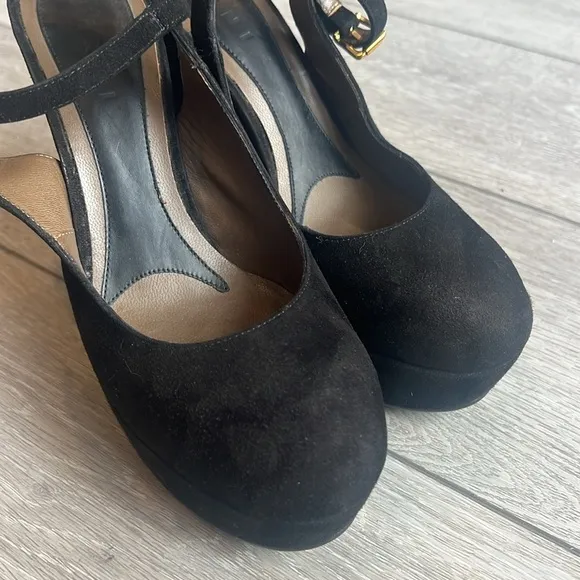 Marni  Black suede ankle strap Platform designer round toe Heels size 10