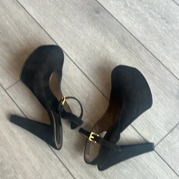 Marni  Black suede ankle strap Platform designer round toe Heels size 10