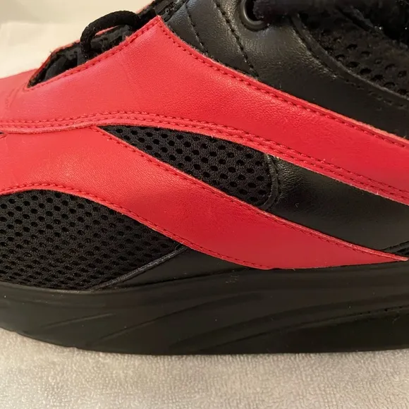 MBT RARE FLAME RED/BLACK PHYSIOLOGICAL ROCKER SHOES SIZE 8 1/2  WORN ONCE