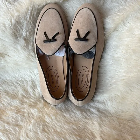 Men's Beige Loafers with Black Trim