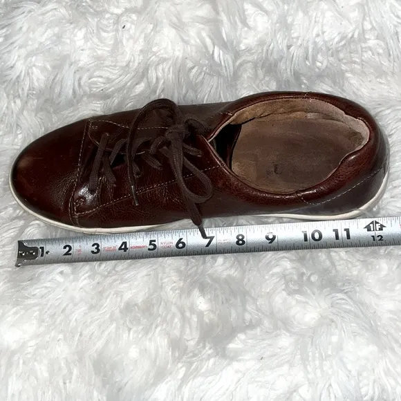 Men's BORN Brown Leather Tie-Up Shoes