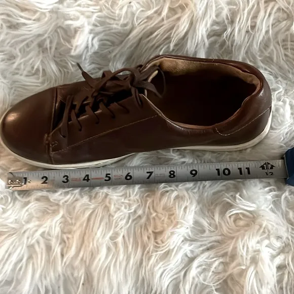 Men's BORN Brown Leather Tie-Up Shoes
