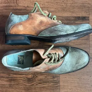 Men’s freebird distressed dress shoe