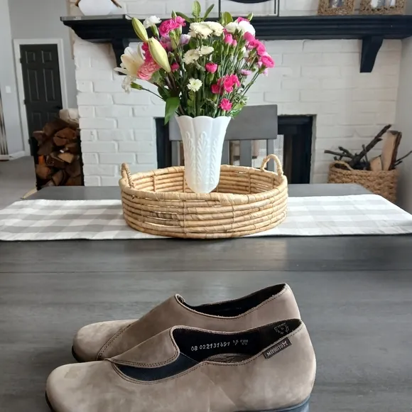 Mephsito Women's Beige Slip-On Shoes