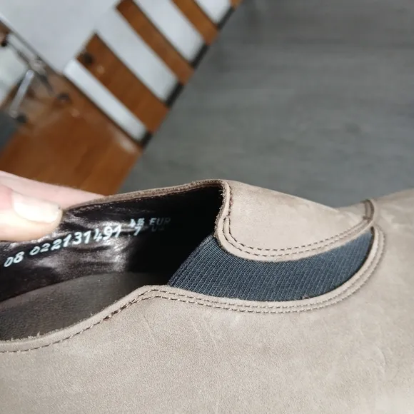 Mephsito Women's Beige Slip-On Shoes