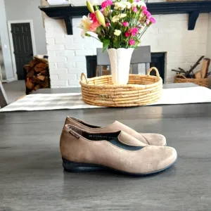 Mephsito Women's Beige Slip-On Shoes