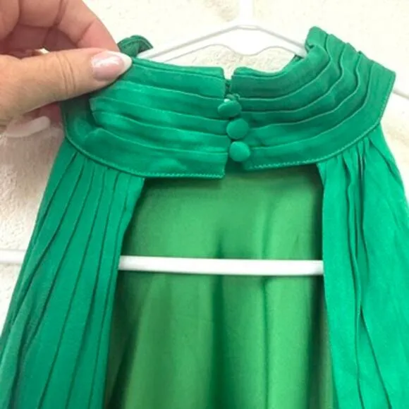 MESHKI Green Halter Backless Gown XL Pleated Neck Evening Dress Formal Maxi