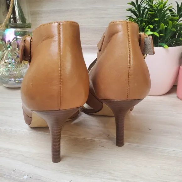 Michael Kors Buckle Leather Upper Heels Elegant Tan Brown Womens Size 6.5 *