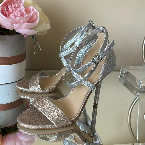 MICHAEL KORSMichael Kors Astrid Glitter Silver Gold Heeled Sandal