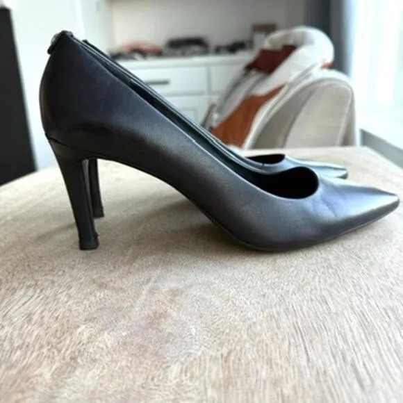 MICHAEL Michael Kors Black Pointed Leather Pumps Size 9M Sleek Office Classic