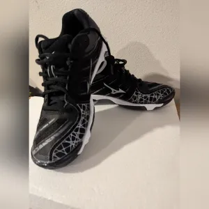 Mizuno Wave Voltage Volleyball Shoes