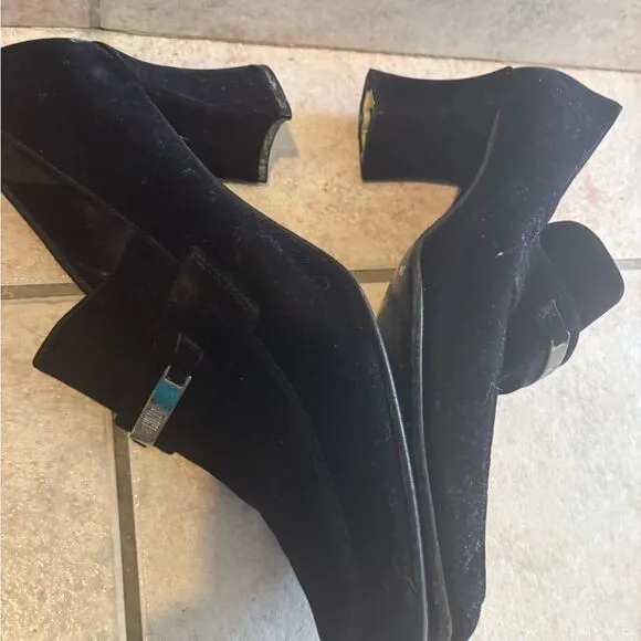 Moschino dress shoes baby doll heels logo pumps velvet y2k vintage