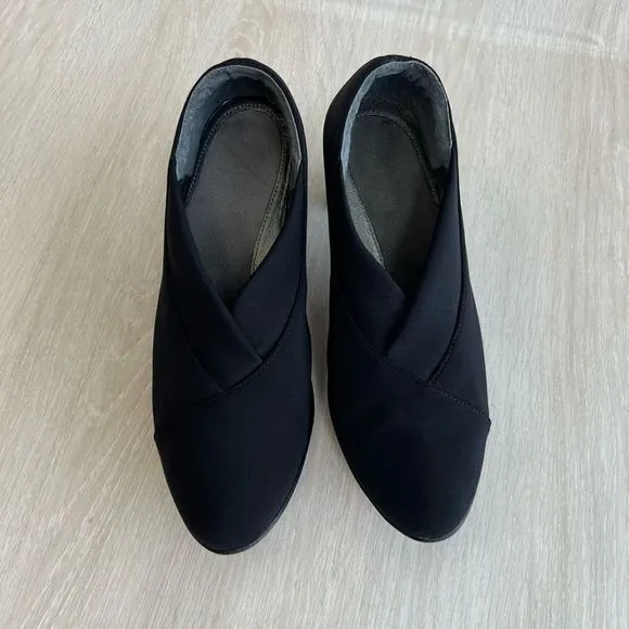 Naot Lucente Womens Size 38 US 7 Black Slip On Fabric Stretch Pumps Heels Shoes