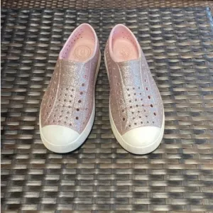 Native Jefferson Shoes junior size 4