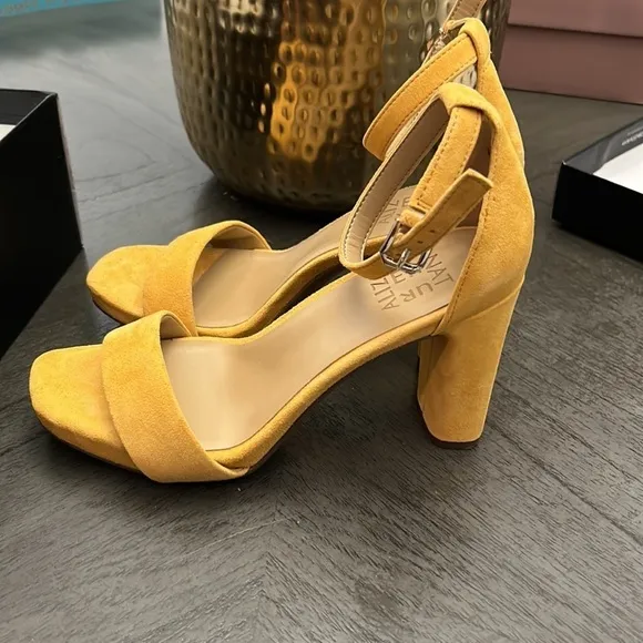 NATURALIZER Joy Dress Ankle Strap Sandals