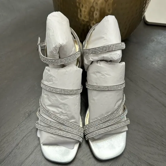 NATURALIZER Niko 2 Ankle Strap Sandals