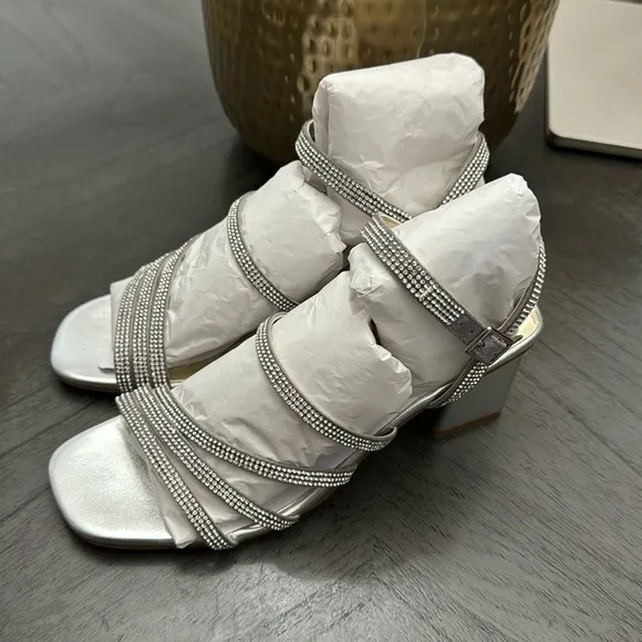 NATURALIZER Niko 2 Ankle Strap Sandals