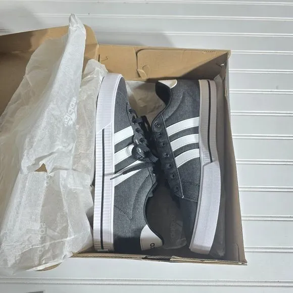 NEW Adidas Mens Daily 3.0 Black White Skateboarding Shoes Size 11 FW7033