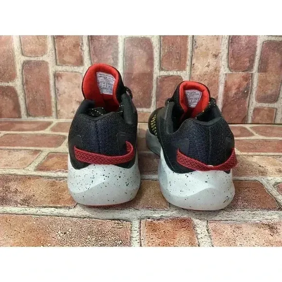New Avia Avi Storm Athletic Shoes sz 4Y Red Black