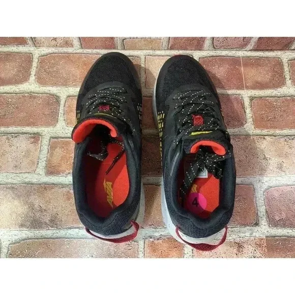 New Avia Avi Storm Athletic Shoes sz 4Y Red Black