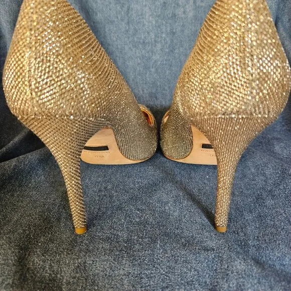 New Badgley Mischka Gold Pumps