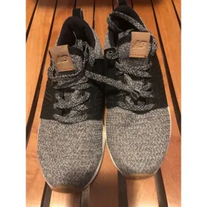 New Balance shoes Youth size 3 gray/black