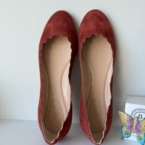 New Chloe Lauren Scalloped Suede Flats in 39.5 in brick red color