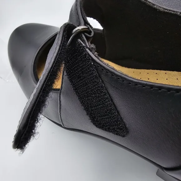 NEW Clarks Collection Emslie Lulin Pumps, Black Leather, Women's 9.5M
