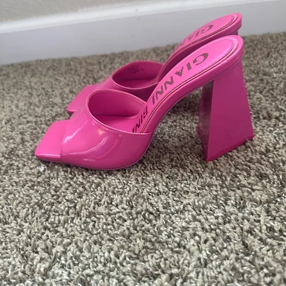 NEW Gianni Bini Pink Square Toe Sandal Heels Size 6.5