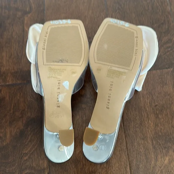 NEW Gianni Bini Satin Cream Floral Clear Kitten heel sandals women size 6