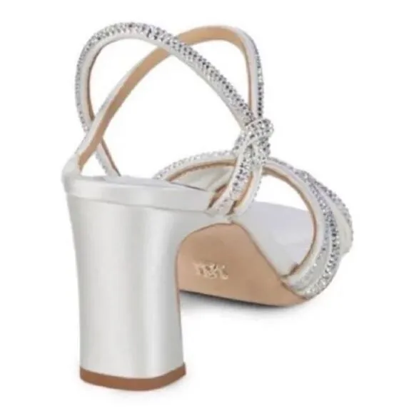 New Gorgeous BADGLEY MISCHKA Sz 8 SilverHey Open Toe Block 3.5”Heel Sandals