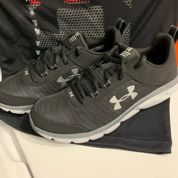 NEW IN BOX Under Armour ASSERT Shoes BLACK/GREY Boys 6.5Y