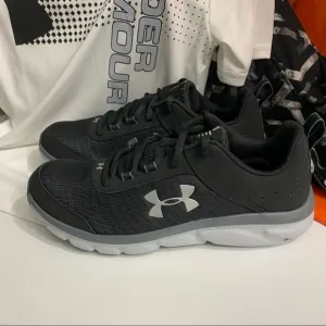 NEW IN BOX Under Armour ASSERT Shoes BLACK/GREY Boys 6.5Y