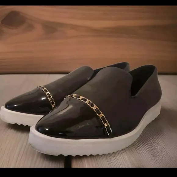 NEW Karl Lagerfeld Paris Caralee Slip on Cap Toe Leather Shoes Womens Size 6.5