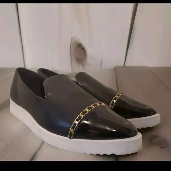 NEW Karl Lagerfeld Paris Caralee Slip on Cap Toe Leather Shoes Womens Size 6.5