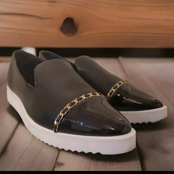 NEW Karl Lagerfeld Paris Caralee Slip on Cap Toe Leather Shoes Womens Size 6.5