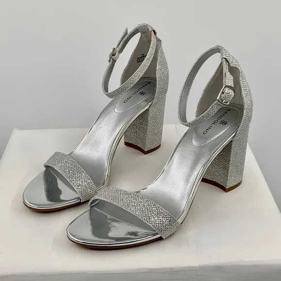 🌹New Listing🌹Bandolino Women’s Armory Ankle Strap Silver Sandals Shoes