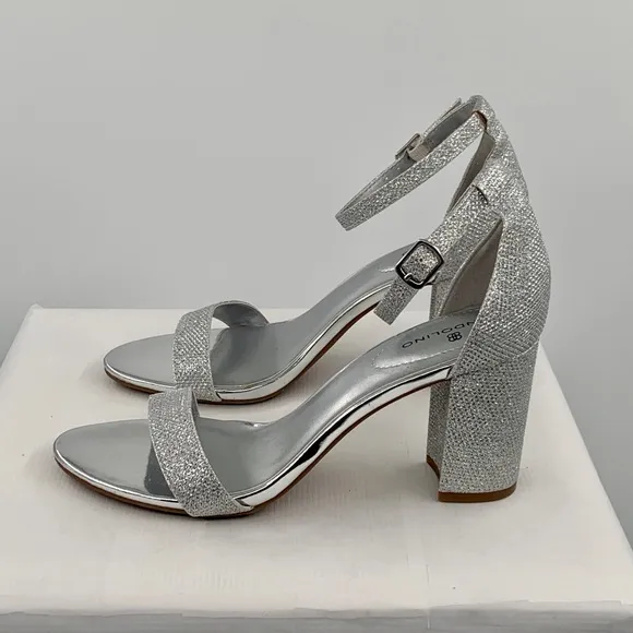 🌹New Listing🌹Bandolino Women’s Armory Ankle Strap Silver Sandals Shoes