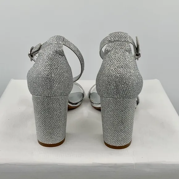 🌹New Listing🌹Bandolino Women’s Armory Ankle Strap Silver Sandals Shoes