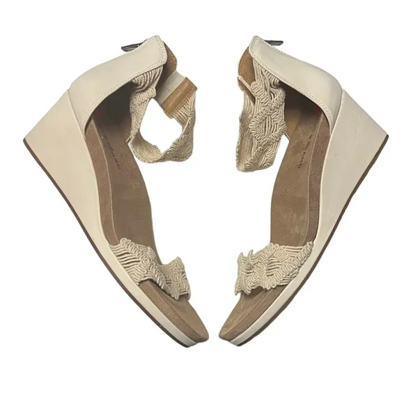 NEW Lucky Brand Kaydyn Crochet Wedge Sandals size 9.5 Beige