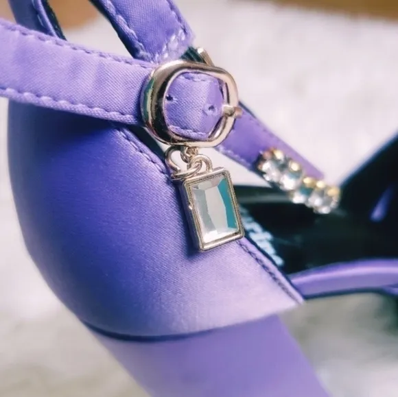 NEW LUXURY LAVENDER SATIN MEDUSA PLATFORM HEELS