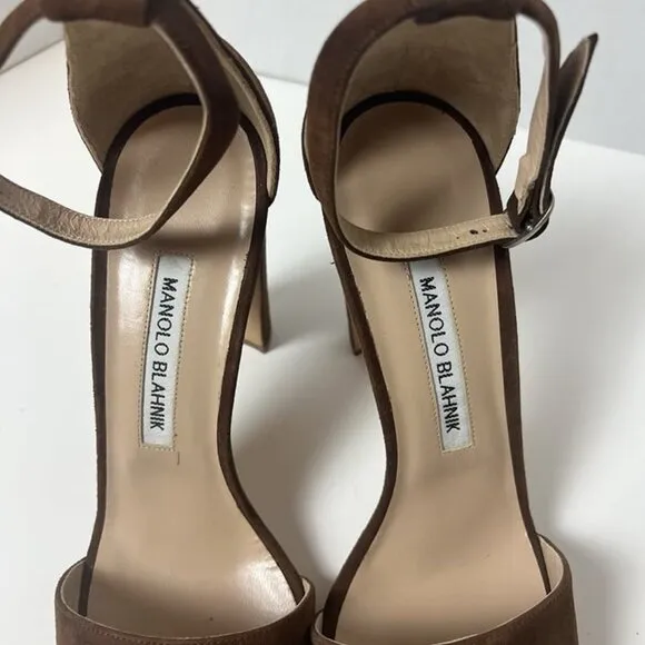New Manolo Blahnik Lauratop Sandals Brown Suede Sz 38 US 7.5 Ankle Strap Heels