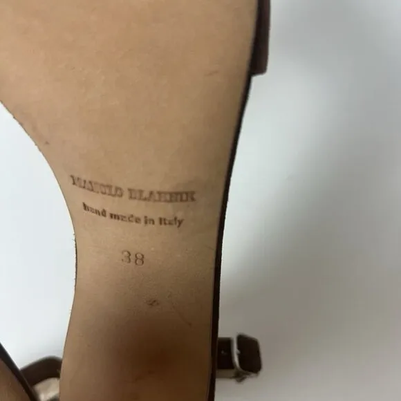 New Manolo Blahnik Lauratop Sandals Brown Suede Sz 38 US 7.5 Ankle Strap Heels