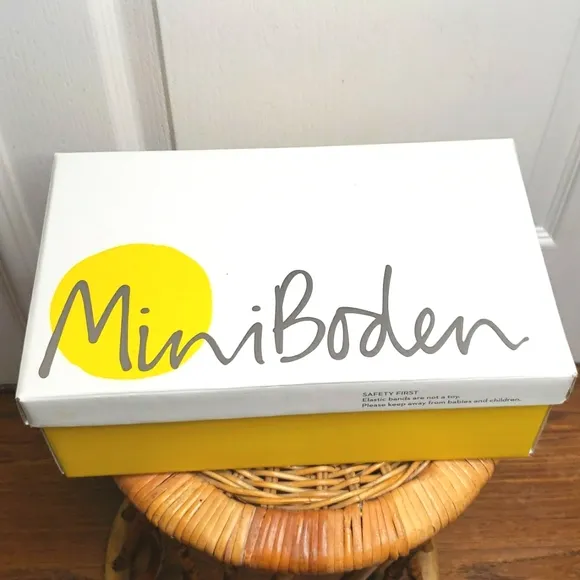 NEW MINI BODEN GIRLS 32 LEATHER T-BAR SHOES