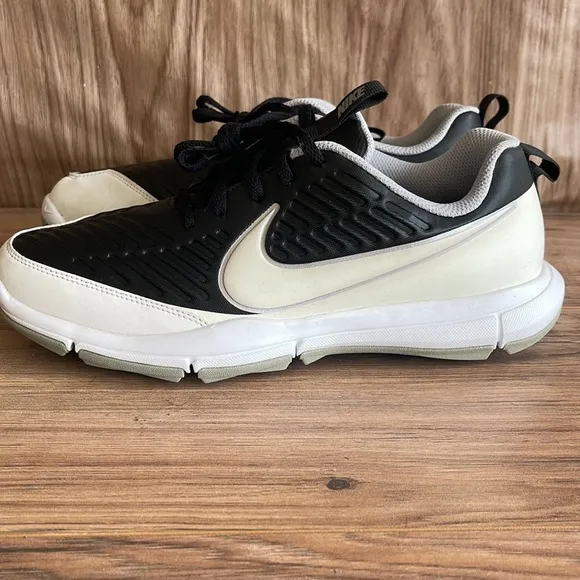 New Nike Men's Explorer 2 Golf Shoes 849957-005 Size 8.5 Black White Spikeless
