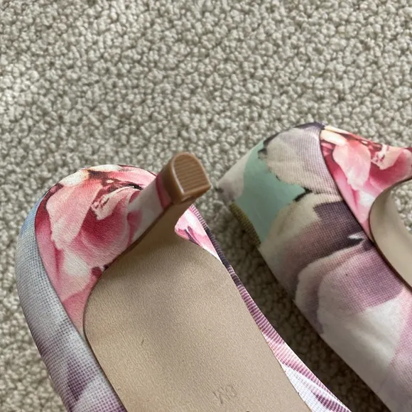 NEW Nine West Arlene Floral Multi Kitten Heels 2” Women’s Size 8 Pink NWOB